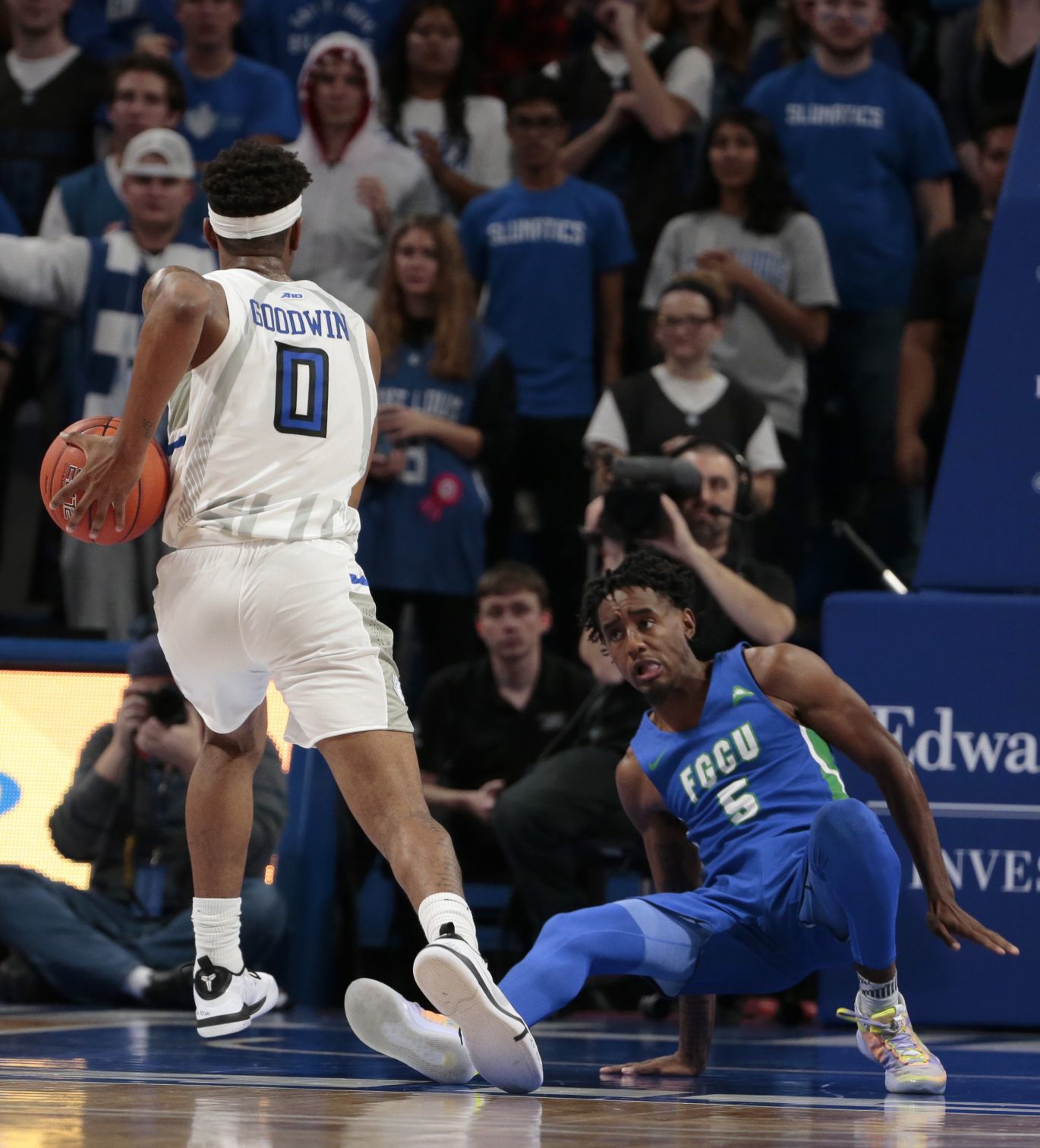 Billikens 89, Eagles 67